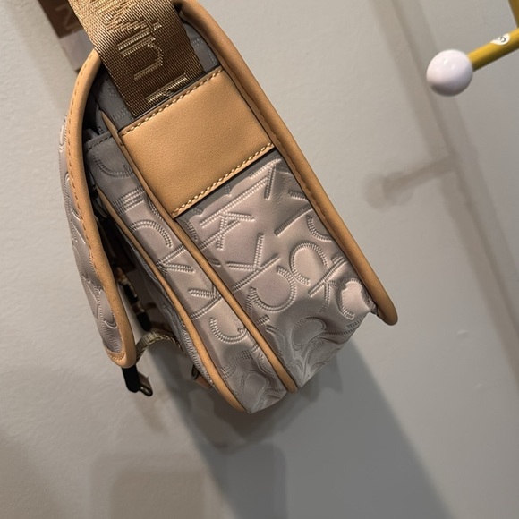 Calvin Klein Embossed Crossbody Bag NWT - Picture 9 of 16